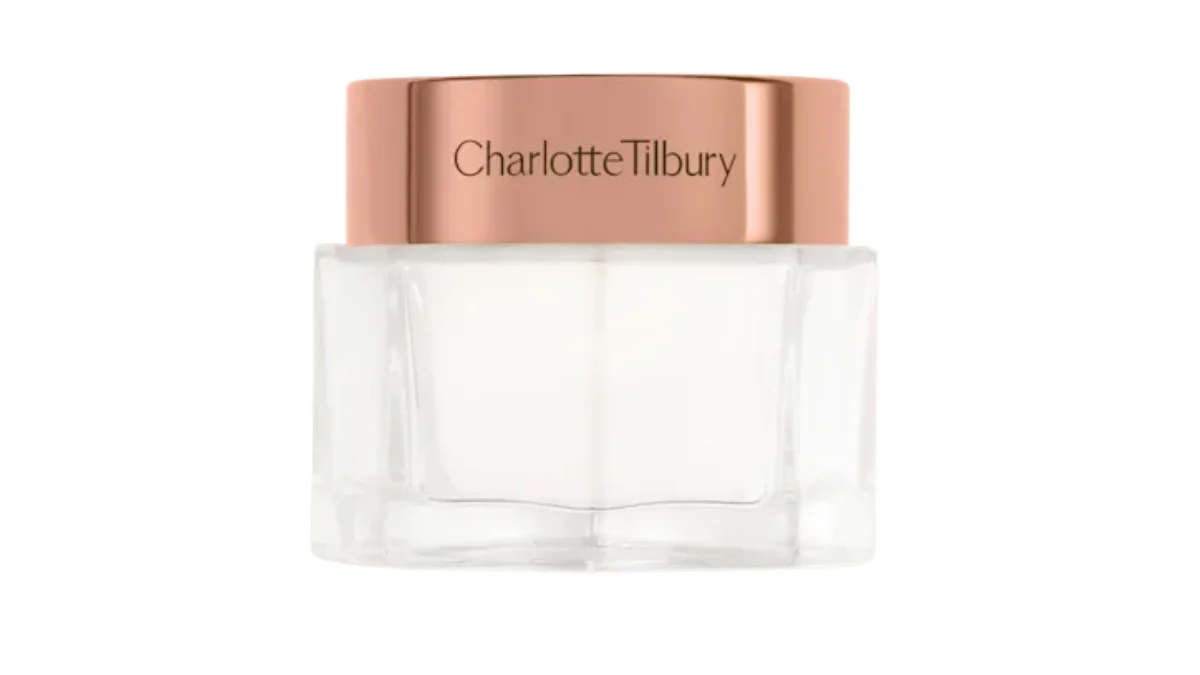 Charlotte's Magic Cream: analizamos la nueva fórmula con péptido Recoverstem™ que promete un lifting facial en un tarro