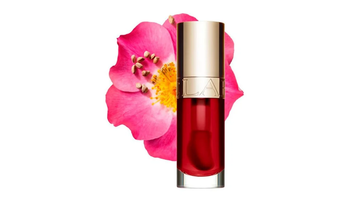 Clarins Lip Comfort Oil Embrace Love: el aceite de labios icónico se viste de rosa y enamora